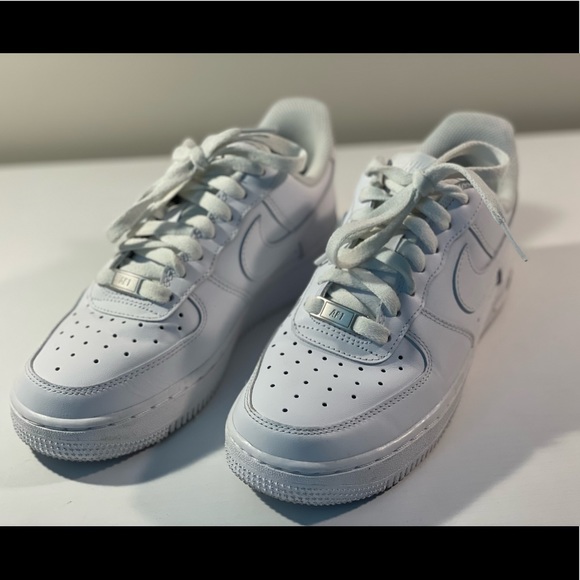 Nike Air Force 1 - Picture 1 of 4